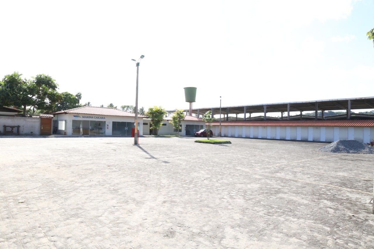 Pátio principal da Marina Caiçara