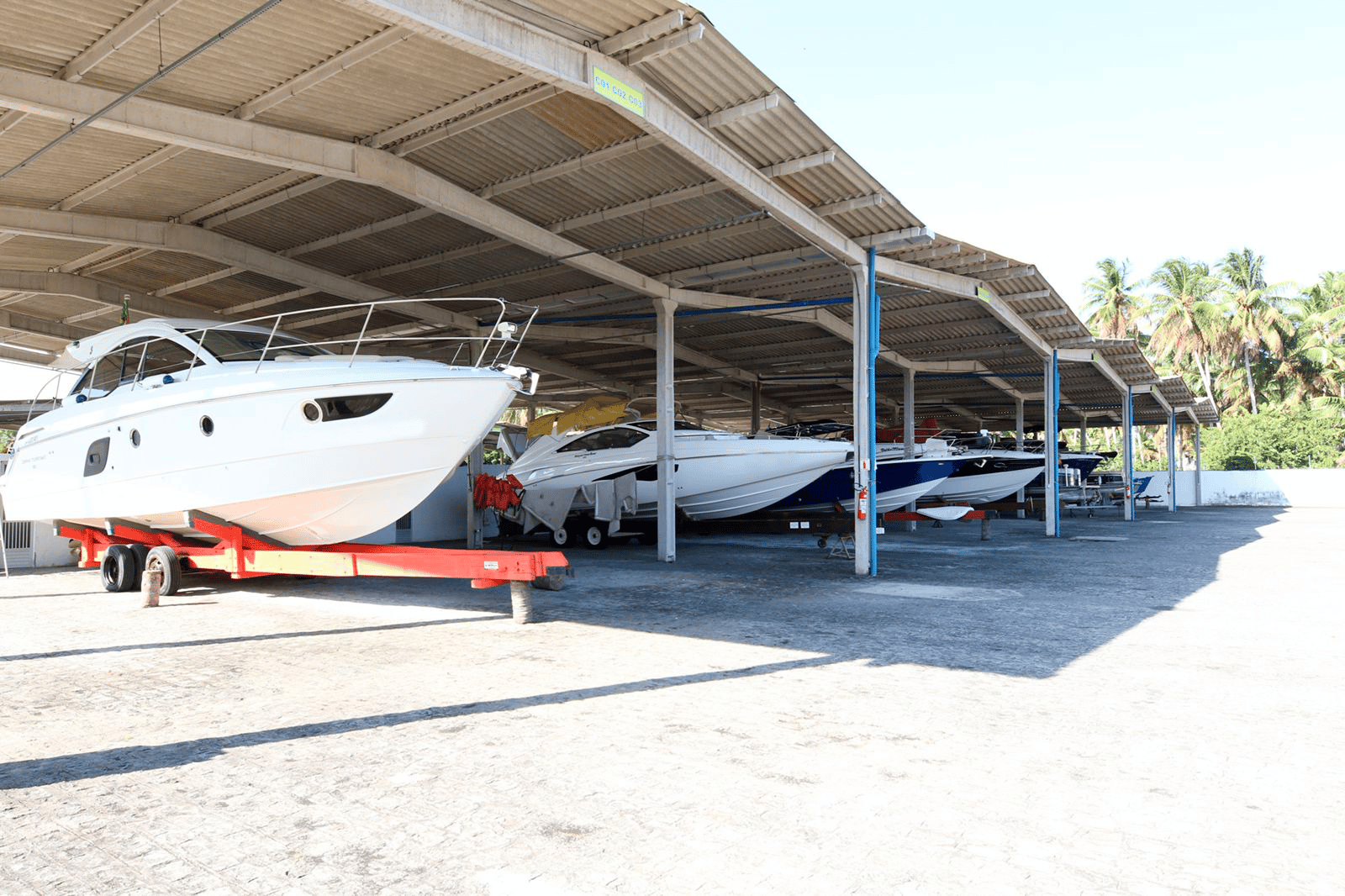 Lavagem geral na Marina Caiçara